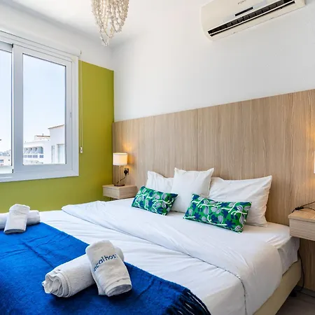 아파트 Whispering Palms 1-br By Finikoudes *