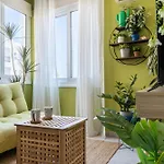 Whispering Palms 1-br By Finikoudes Apartament *