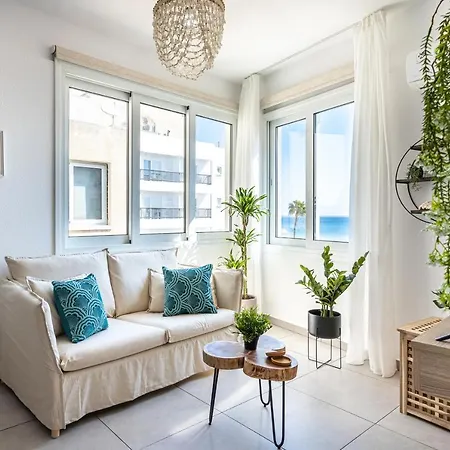 Whispering Palms 1-br By Finikoudes Lägenhet *