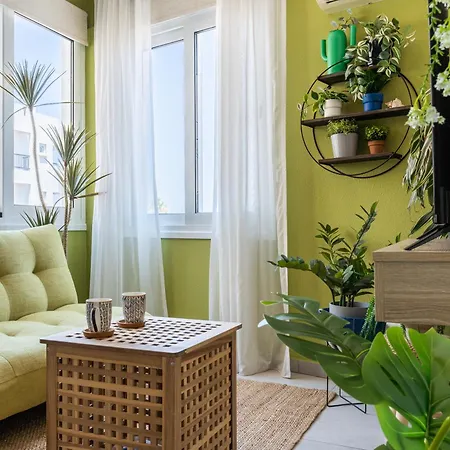 Whispering Palms 1-br By Finikoudes Apartman *