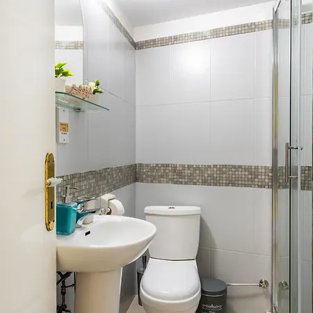 Whispering Palms 1-br By Finikoudes Larnaca