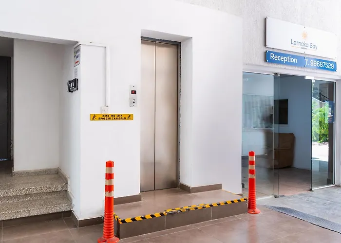 Whispering Palms 1-br By Finikoudes アパート ラルナカ