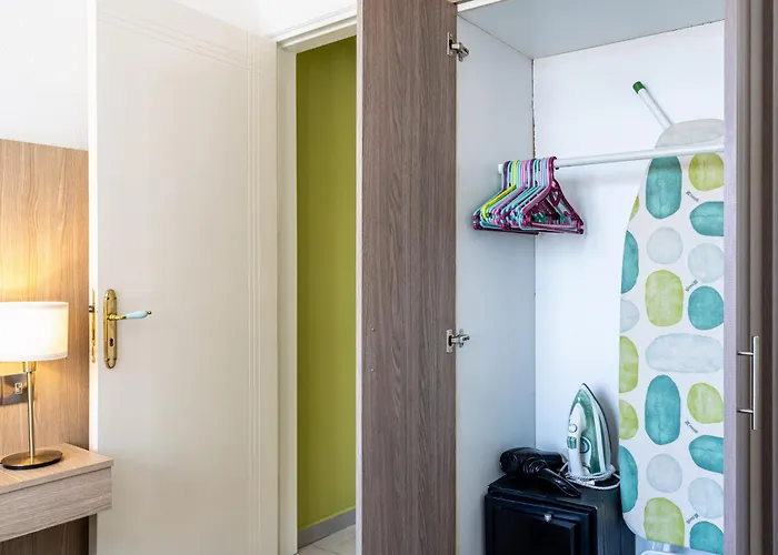 Whispering Palms 1-br By Finikoudes * Λάρνακα