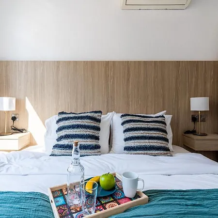 Apartment Whispering Palms 1-br By Finikoudes *