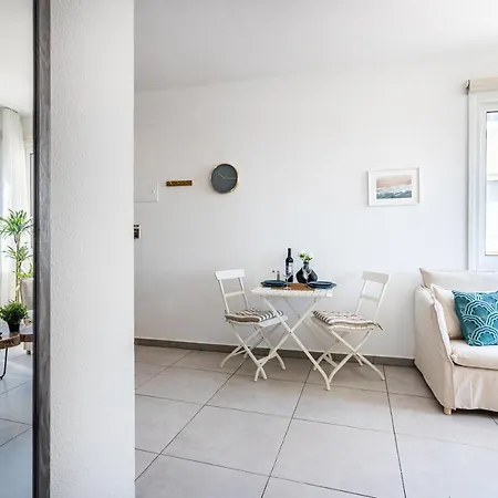 Apartment Whispering Palms 1-br By Finikoudes *